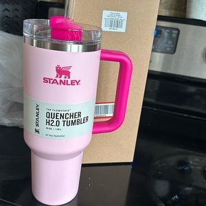 Flamingo Pink Stanley 40oz H2.0 quencher tumbler cup, Target Exclusive, NWT!